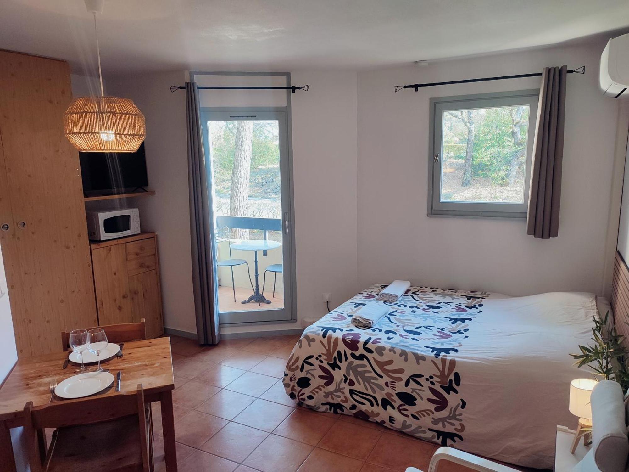 Le Studio Des Garrigues - Climatise Greoux-les-Bains ภายนอก รูปภาพ